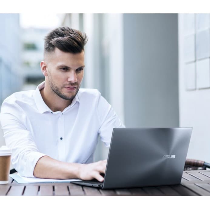 ASUS UM425QA-EH74 14-inch Full HD laptop with AMD Ryzen 7 5800H processor