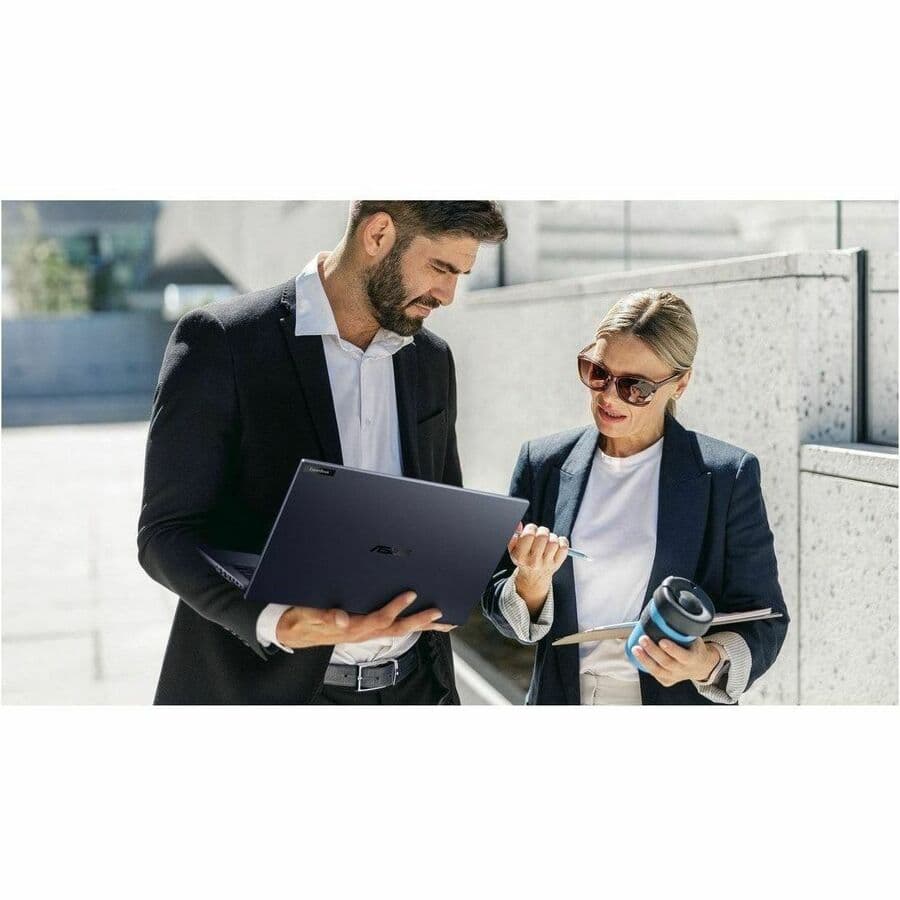 ASUS ExpertBook B5404CMA-XS76 business laptop with 14-inch WQXGA display in black