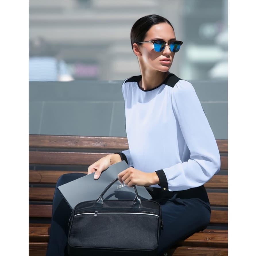 ASUS UM425QA-EH74 14-inch Full HD laptop with AMD Ryzen 7 5800H processor