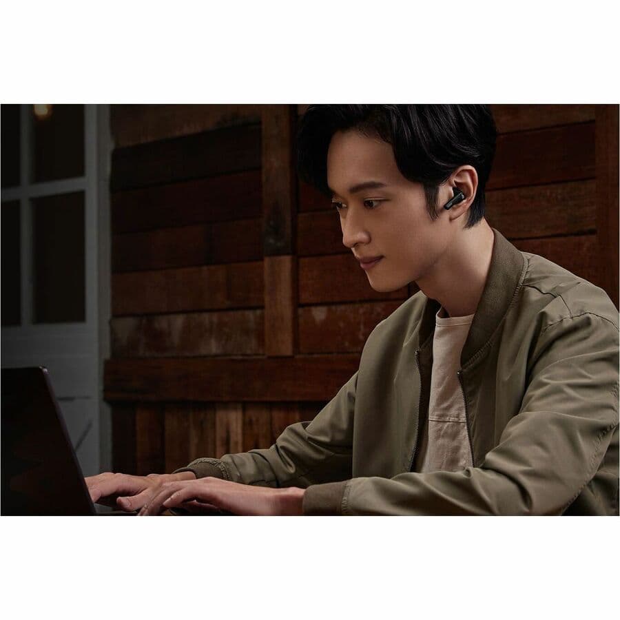 ASUS ROG Cetra True Wireless headset with 2.4 GHz and Bluetooth 5.3 connectivity