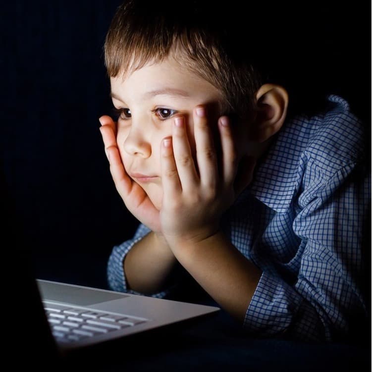 ASUS Vivobook Pro 15 OLED notebook with 15.6-inch display and Ryzen 7 5800H