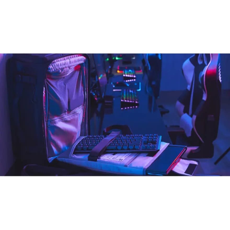 ASUS ROG Archer Weekender black 17-inch backpack with 32 liter capacity and padded back panel