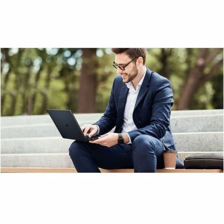 ASUS ExpertBook B5404CMA-XS76 business laptop with 14-inch WQXGA display in black