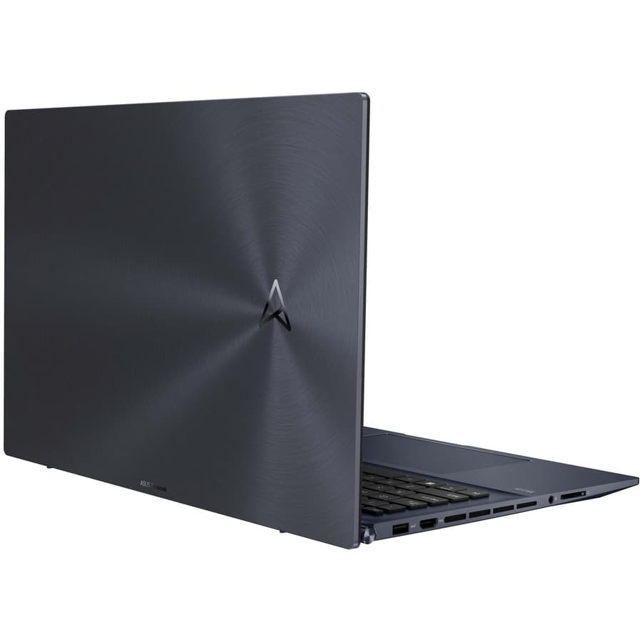 ASUS Zenbook Pro 17 UM6702RA-DB71 notebook with 17.3-inch display and Pantone branding