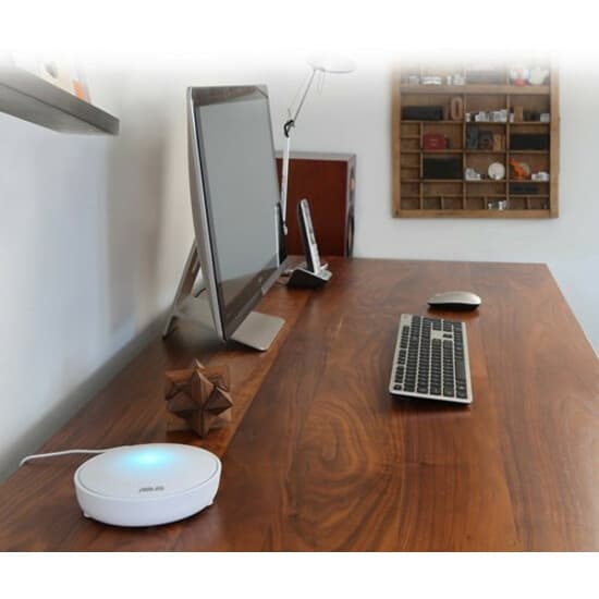 ASUS MAP-AC2200 wireless router with 7 internal antennas and AC2200 dual-band WiFi